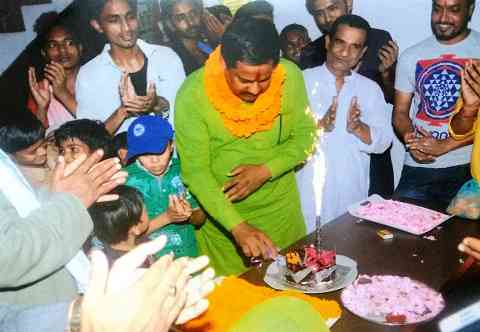 Organization celebrated World Disabled Day (3-Dec-2013) on road show.