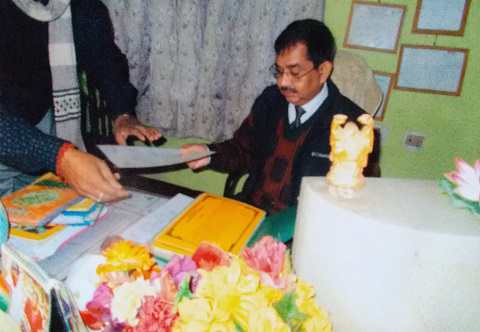 Visited by Sir Atul Prasad (I.A.S.), Commissioner, Tirhut Division, Muzaffa